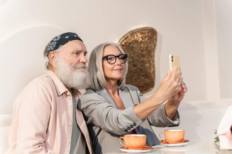 Alcuni smartphone per anziani Easyfone