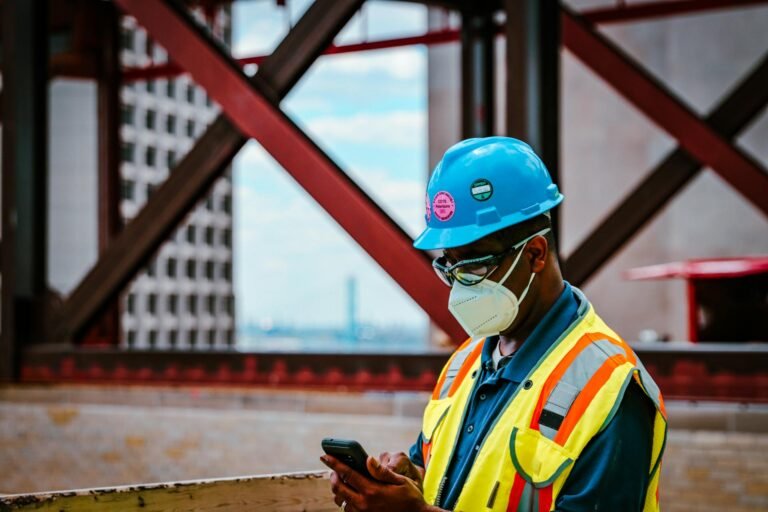 Vedi gli smartphone per lavoro in cantiere